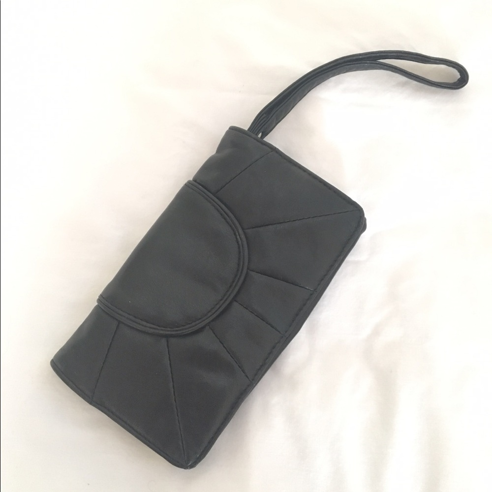 👜 Cute Black 2 Pocket Wristlet/Clutch!! 👜