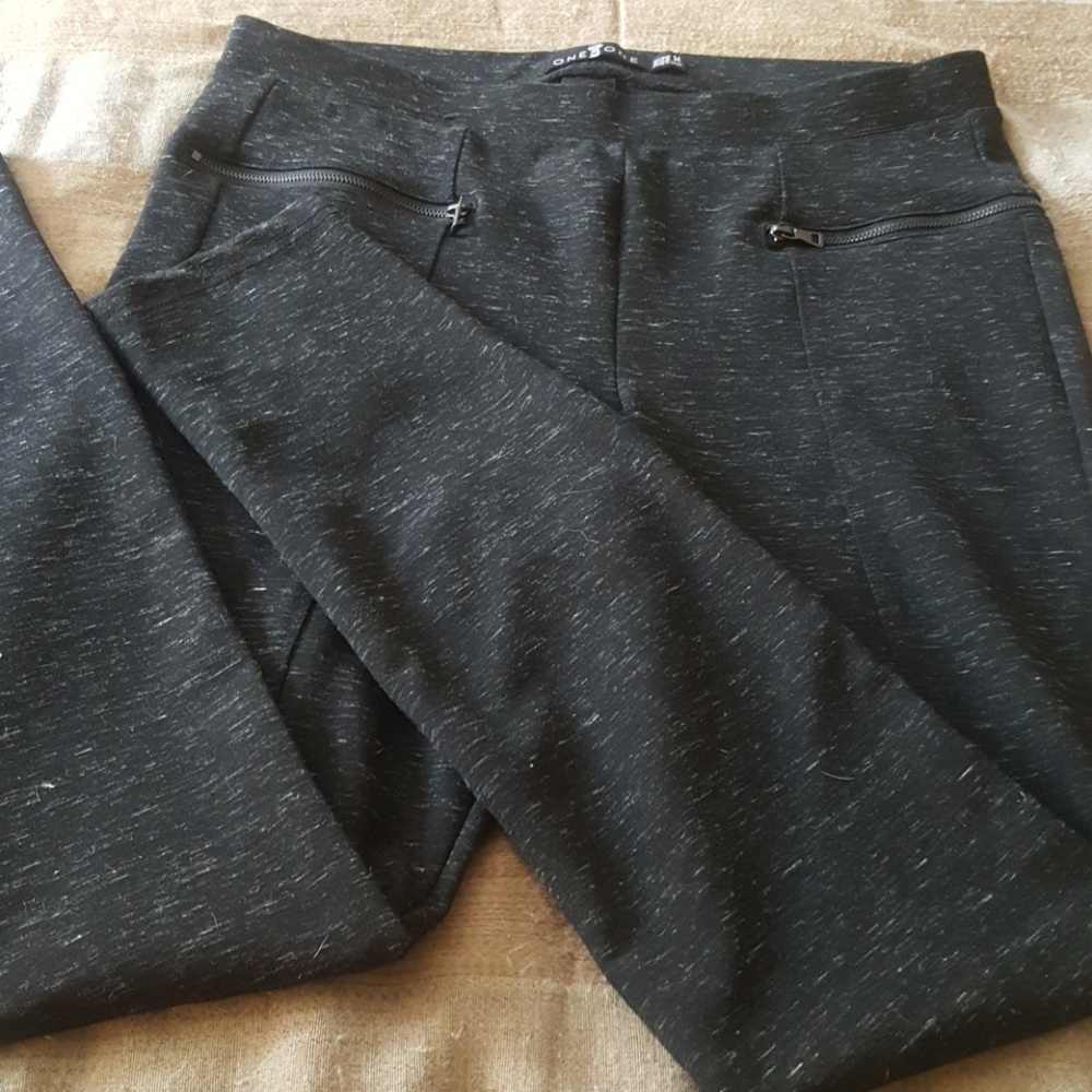 Dark gray fitted stretchy pants