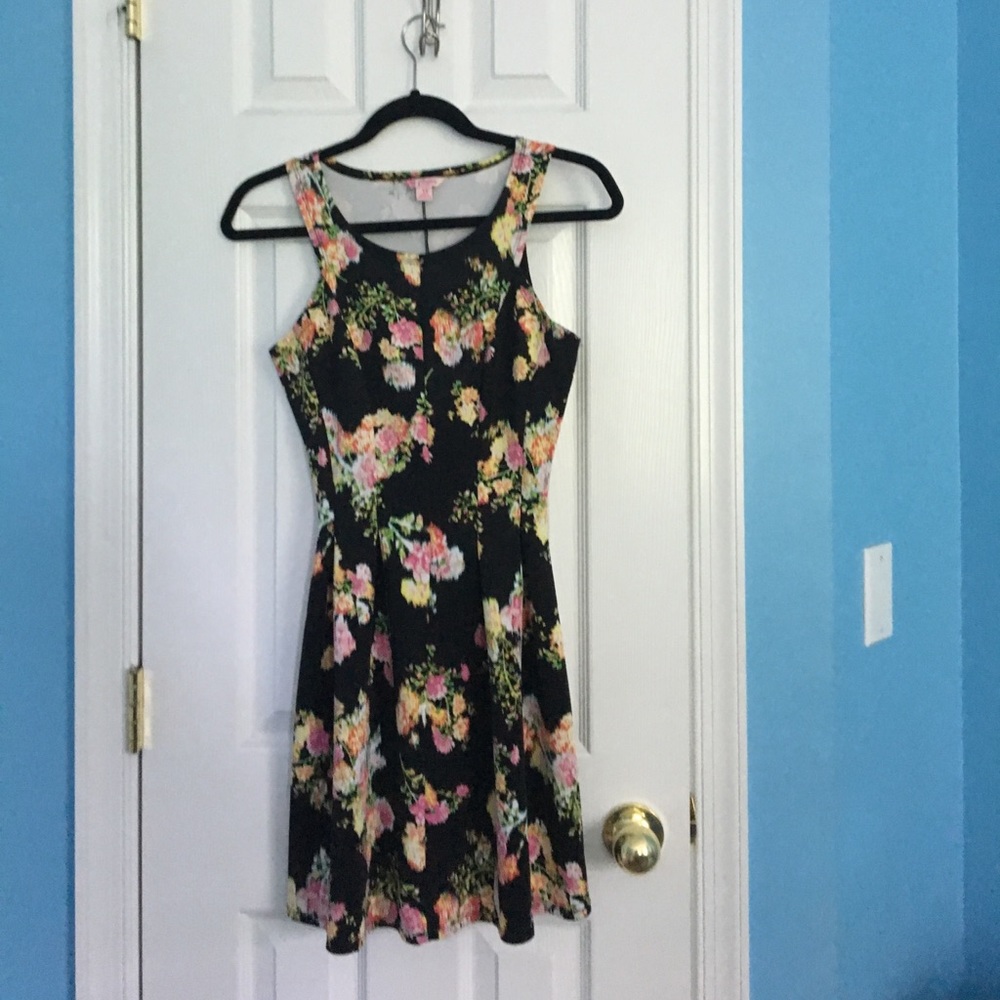 Juniors floral patterned skater dress.