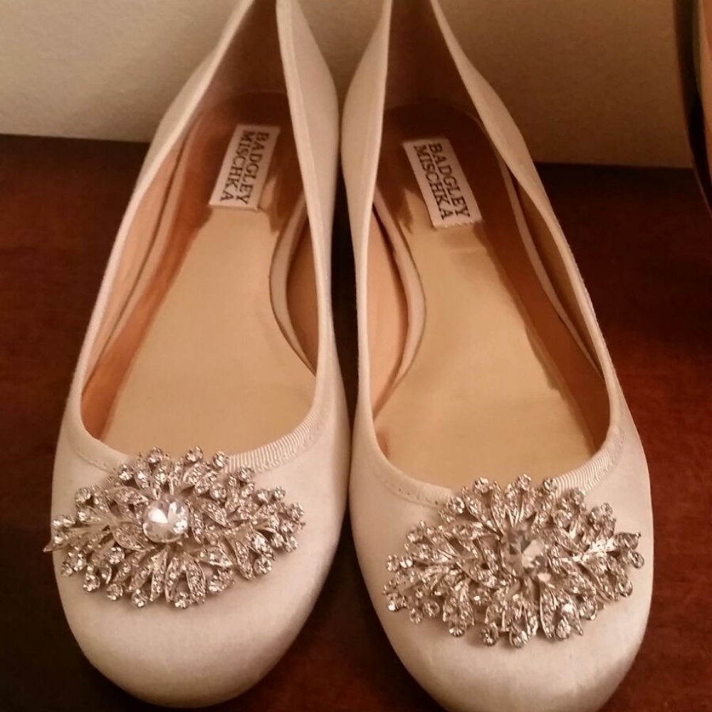 Badgley Mischka Abella Ivory Flats