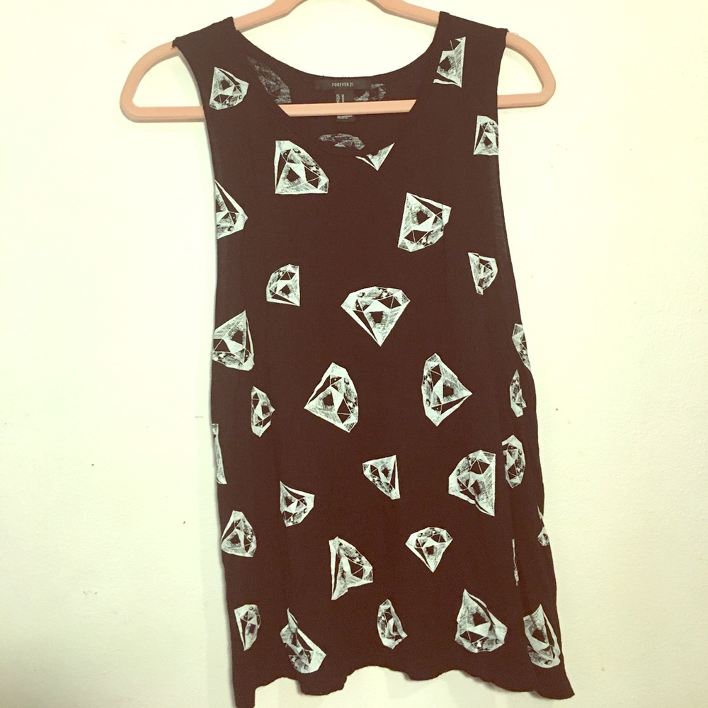 Forever 21 diamond sleeve less muscle graphic tee