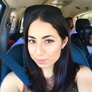 Meet your Posher, Esperanza