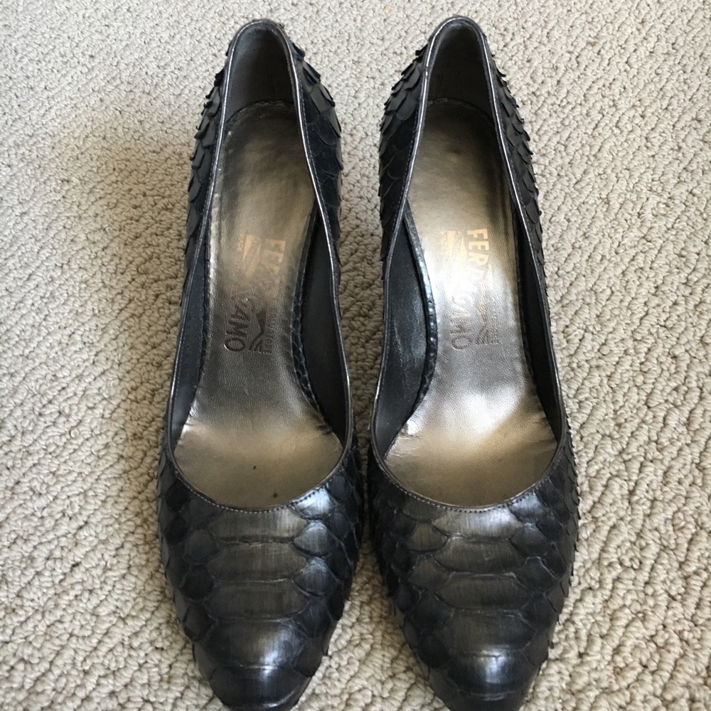 Metallic real python ferragamo heels like new 9