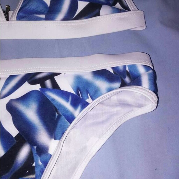BLUE FLORAL BIKINI SET - Picture 2 of 5