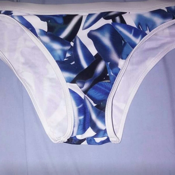 BLUE FLORAL BIKINI SET - Picture 5 of 5