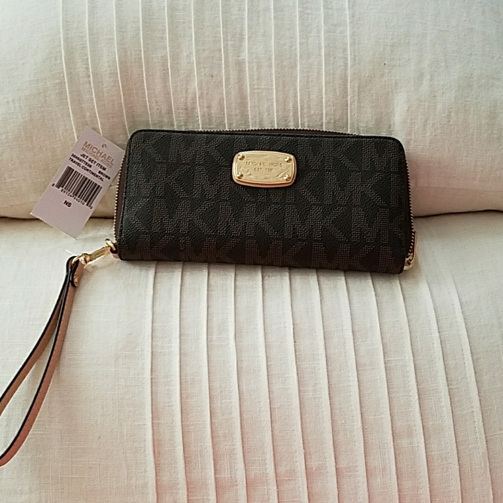 NWT Michael Kors Brown Jet Set Wallet Wristlet