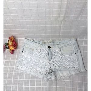 ❌SOLD❌ Laced jean shorts