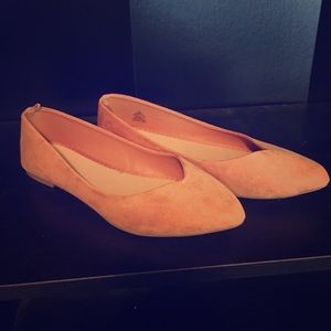 Old Navy Pointy Ballet Camel Flat