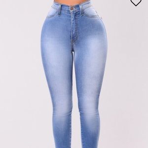Classic high waisted jeans