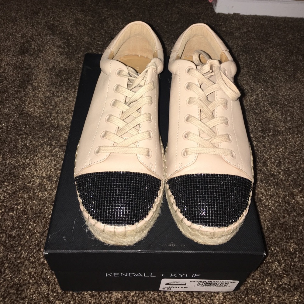 Kendall & Kylie josyln espadrille size 6