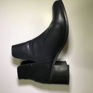 ❌SOLD❌Urban Outfitters Black Booties