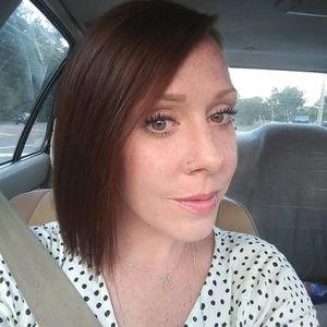 Meet your Posher, Caitlin