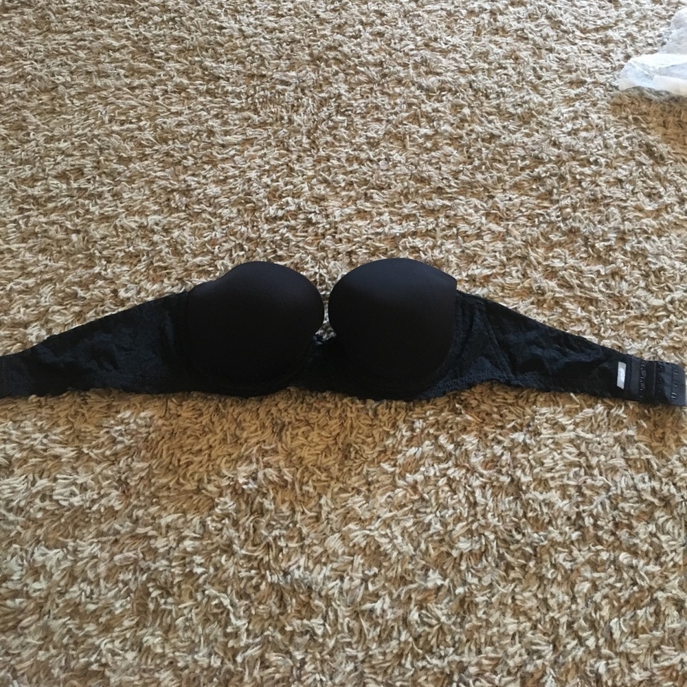 Black lace Aerie strapless bra