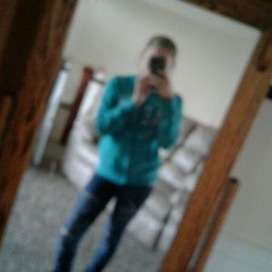 Meet your Posher, Ella