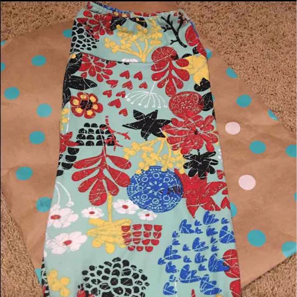 Lularoe one size leggings, hearts and foliage