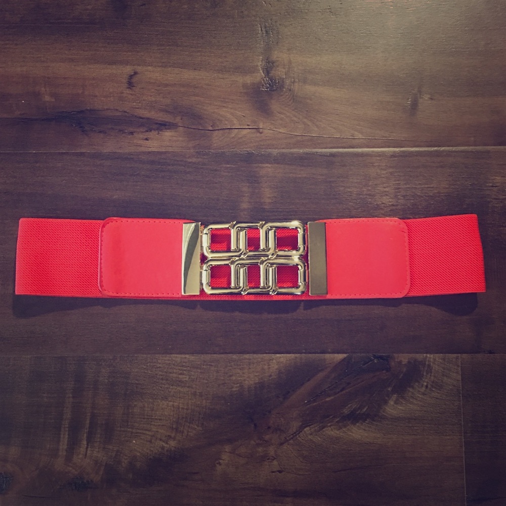 🆕 Red and gold Vintage inspired belt