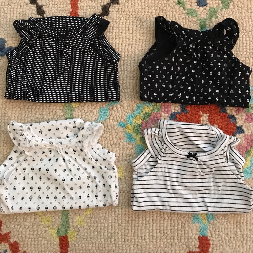 💖HP 8/10💖 Black, White, Gold Carter's Onesies