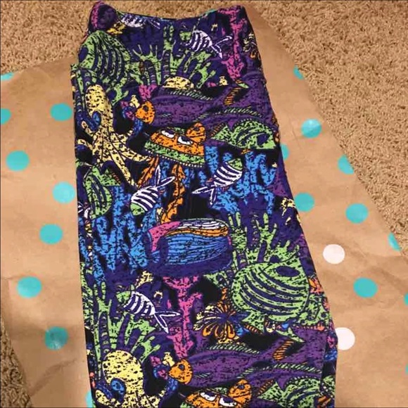 Lularoe one size sea leggings - Picture 1 of 3