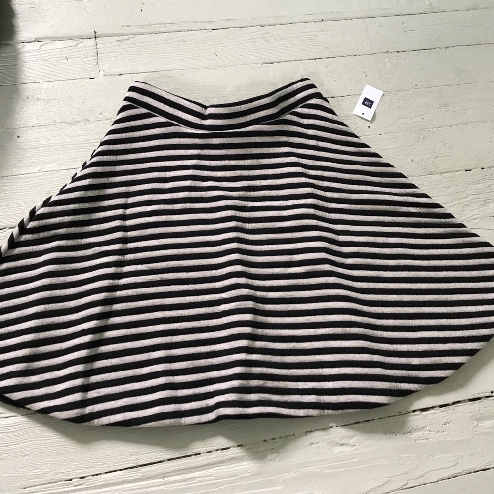 GAP skirt size S NWT