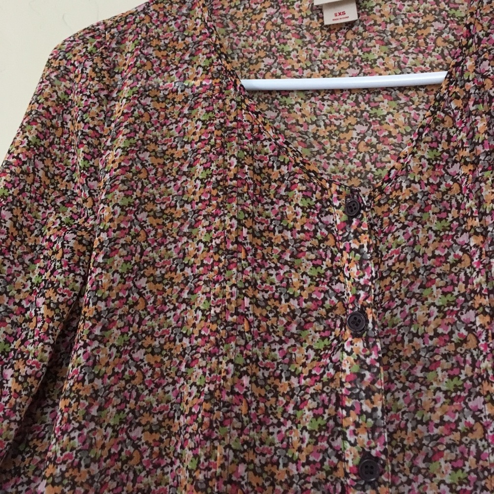 Button up shirt - Picture 2 of 4