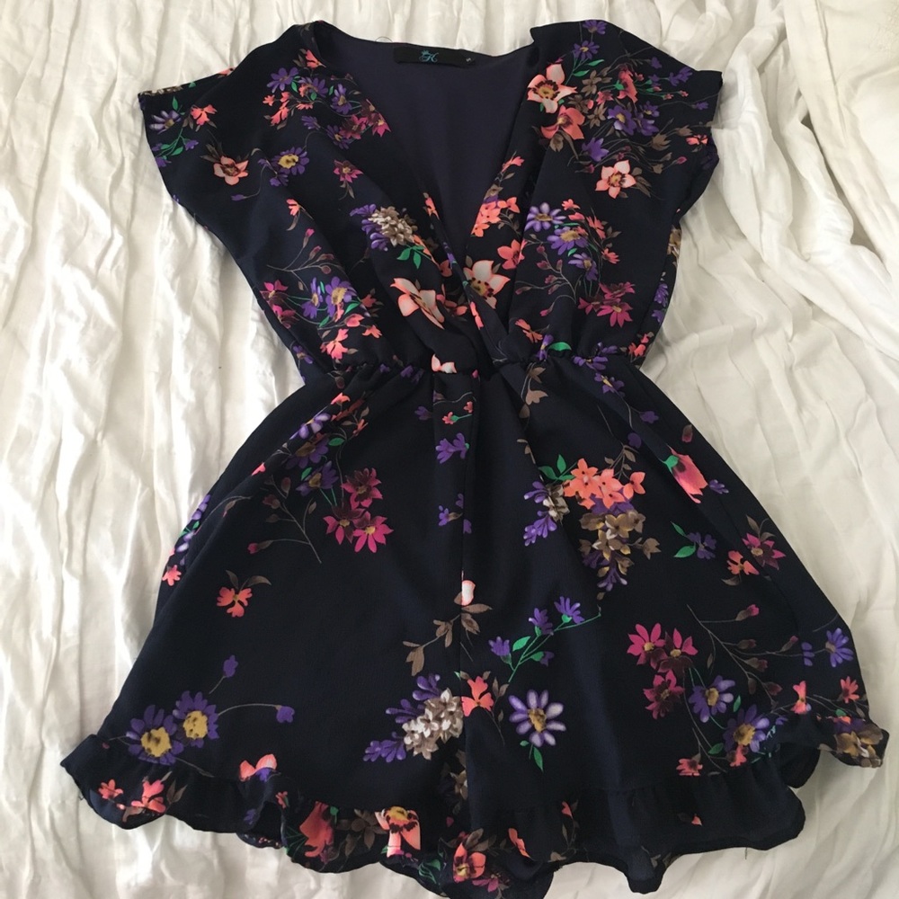 Navy blue floral romper!