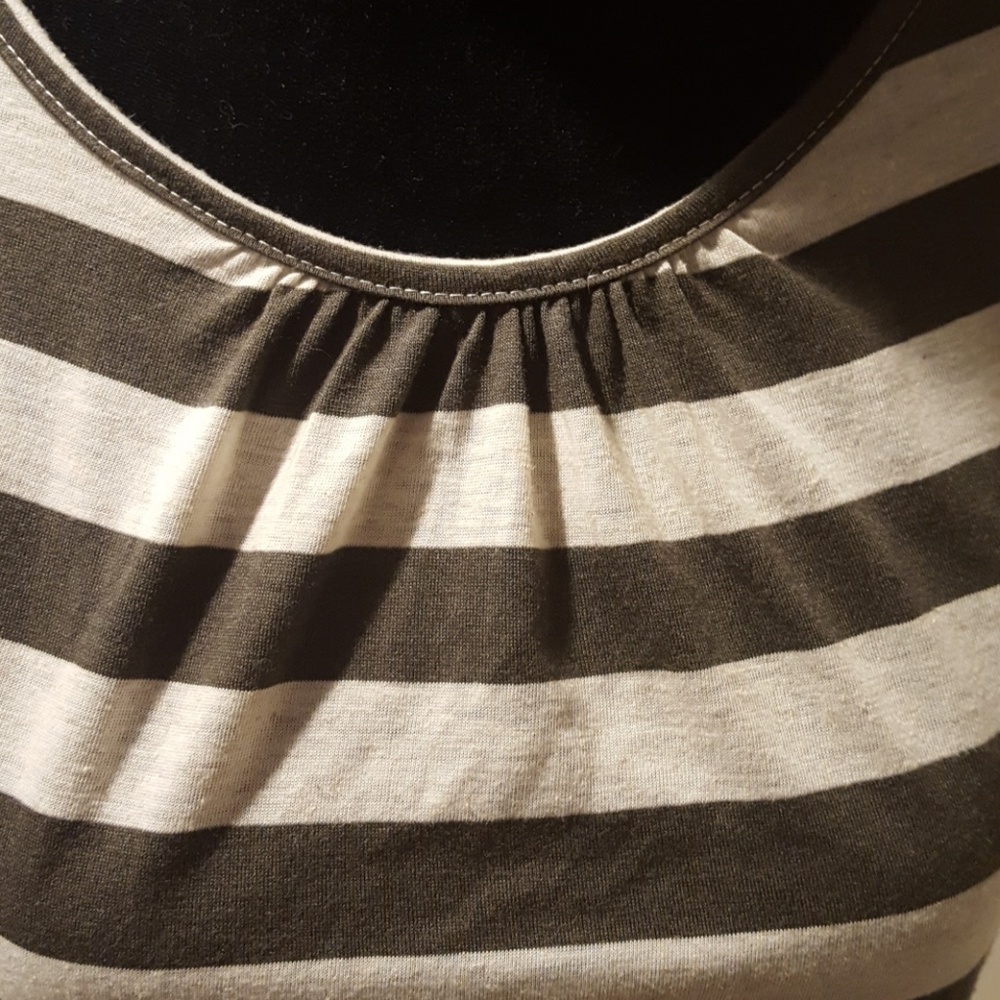 Lacey Racetrack T-shirt - Picture 4 of 4