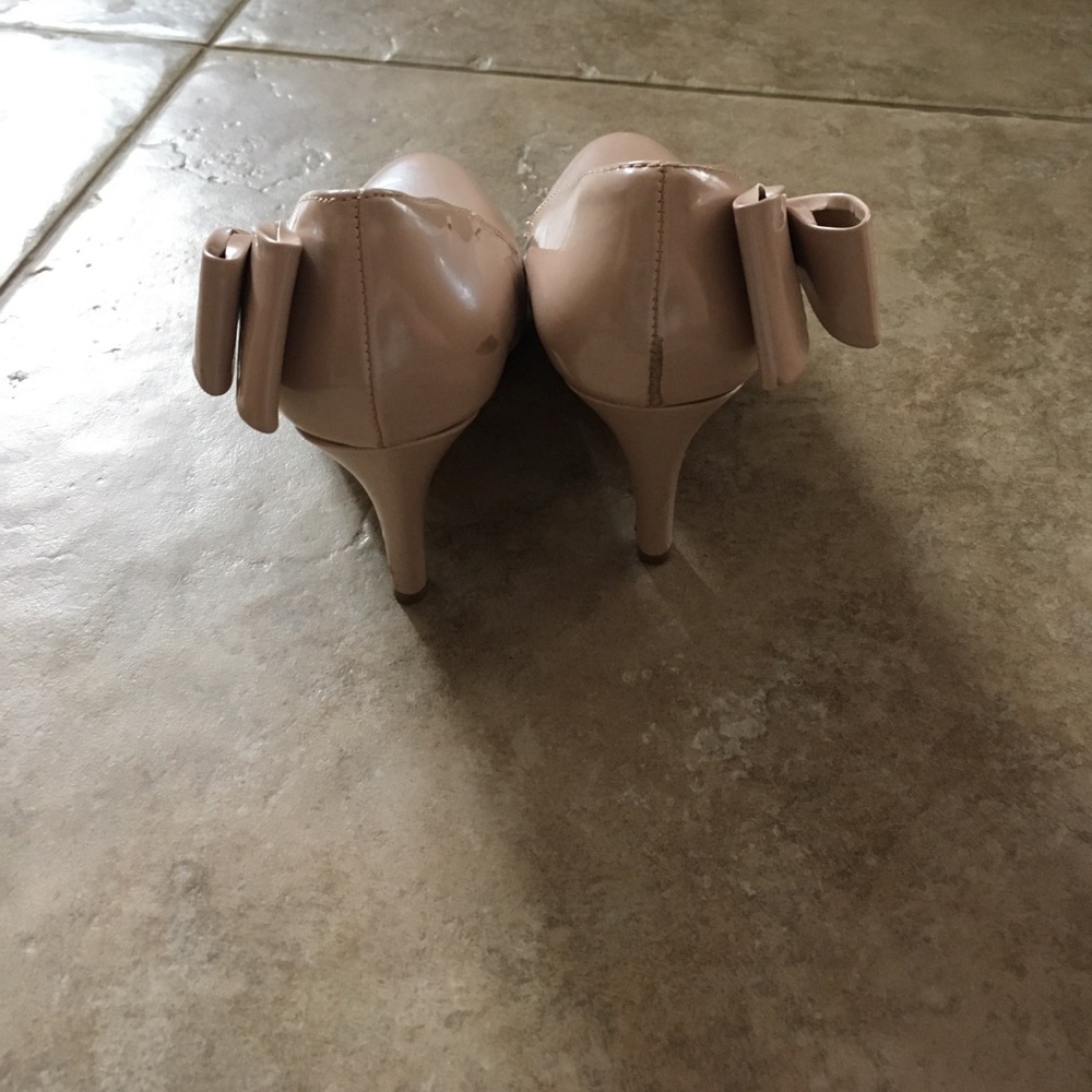 Shoes - Picture 4 of 5