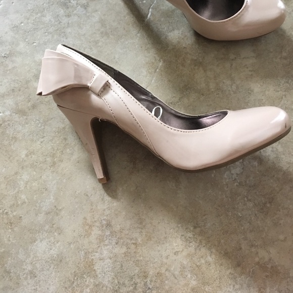 Shoes - Picture 2 of 5