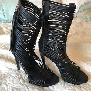 Penny loves Kenny tassel heels