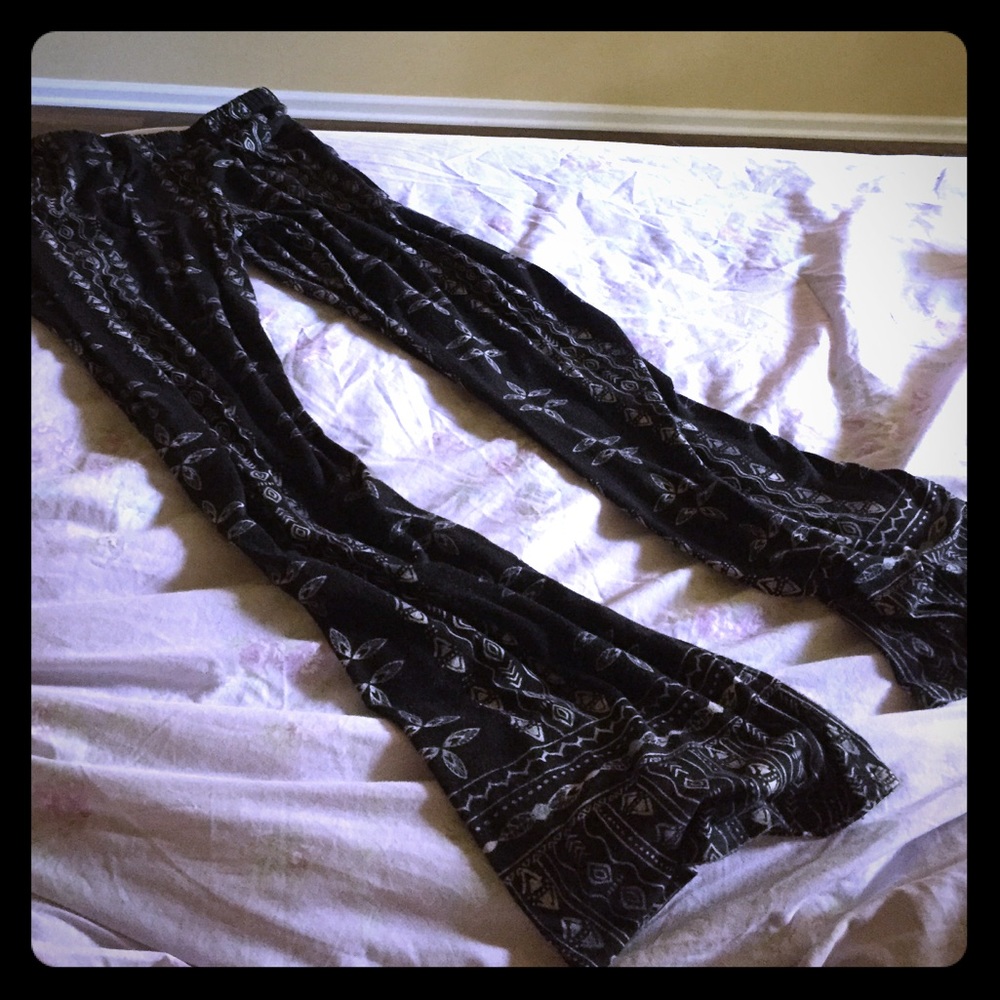 Flattering Comfy Black & White Boho Stretchy Pants