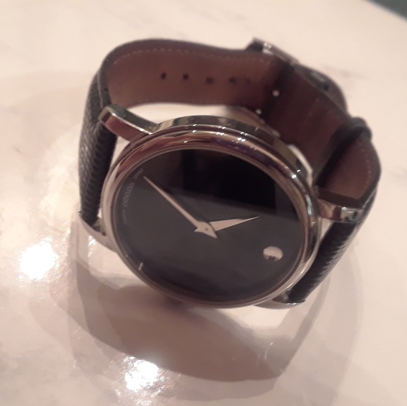 Movado Mens Quartz Watch - Picture 4 of 4