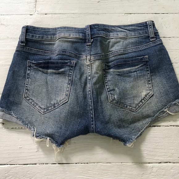 Forever 21 jean shorts size 26 - Picture 3 of 3