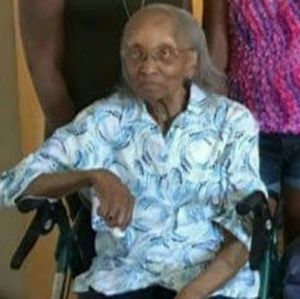 Meet your Posher, Larona