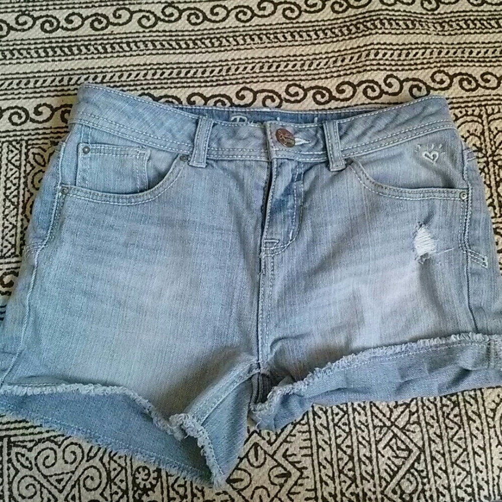 Light wash justice jean shorts