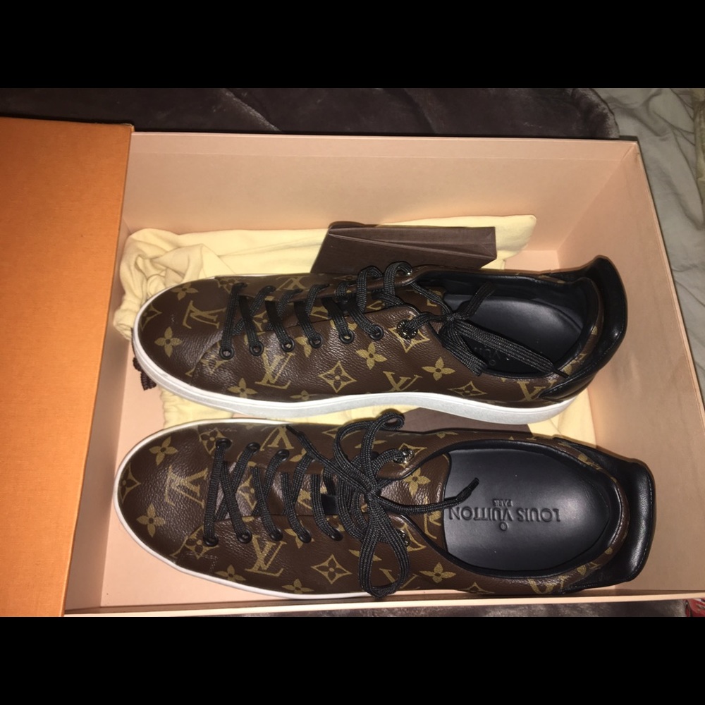 Louis vuitton front row sneakers