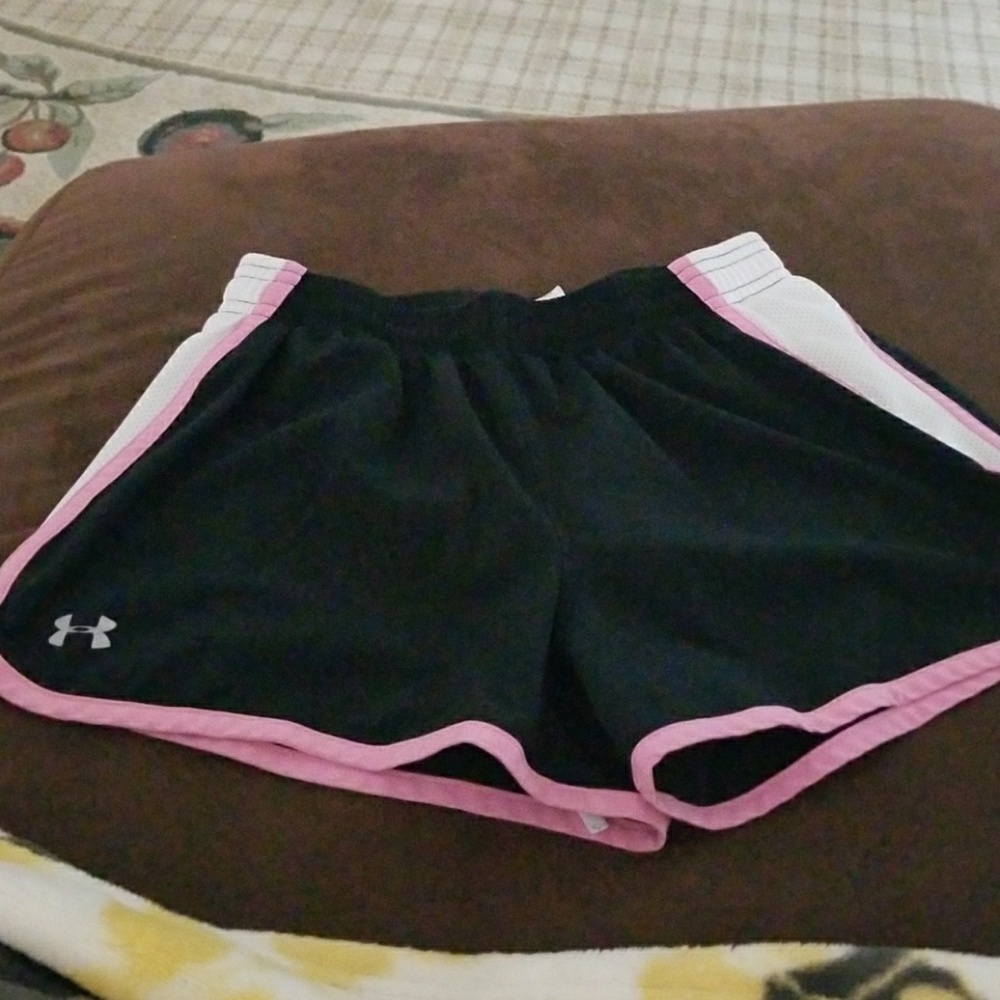 black under armour running shorts