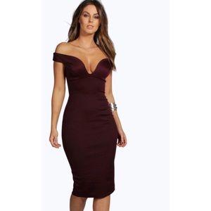 Maroon off the shoulder bodycon dress