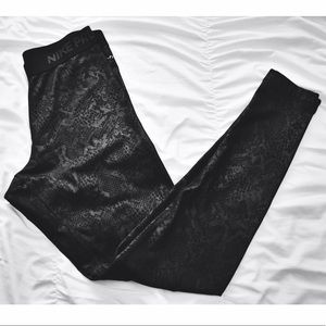 NWOT - Nike pro workout pants💕💙