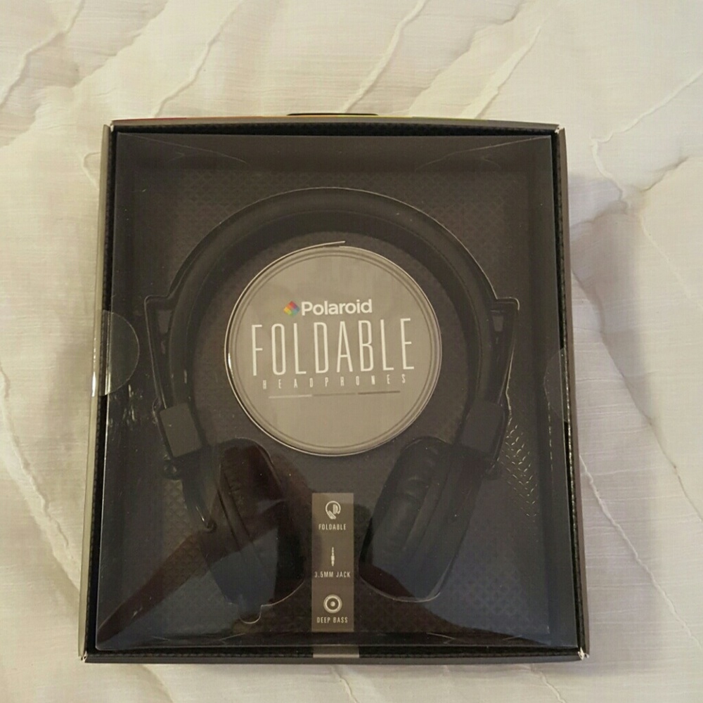 Polaroid foldable headphones