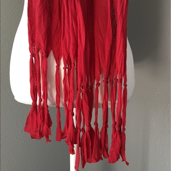 Red scarf - Picture 3 of 5