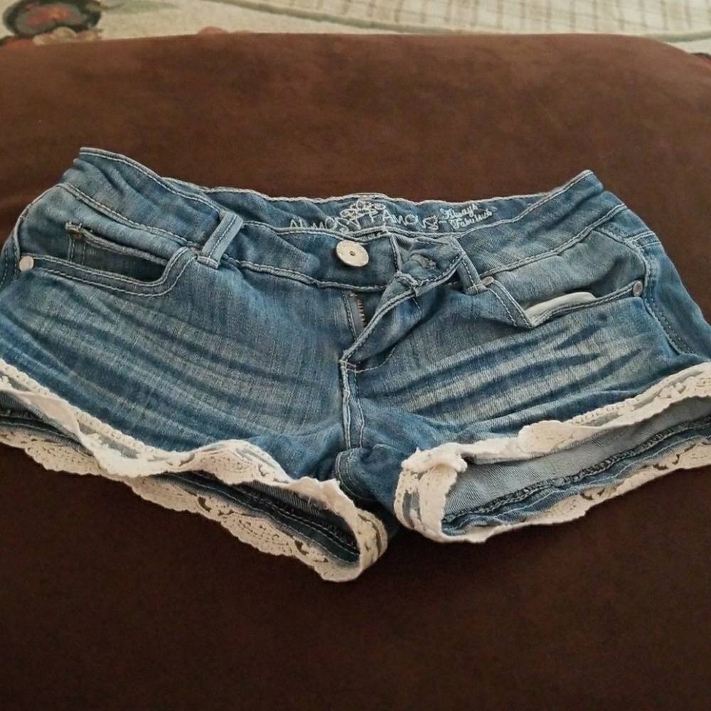 almost famous jeans shorts lace trim size 1