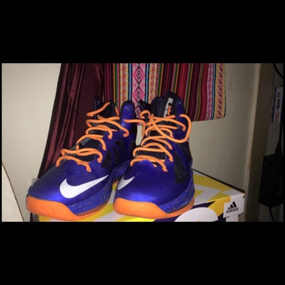 NIKE LEBRON X