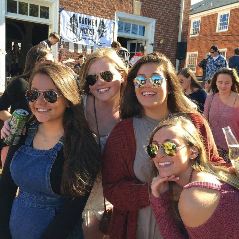 Meet your Posher, Laura