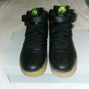 NIKE  AIR FORCE 1 MID LV8