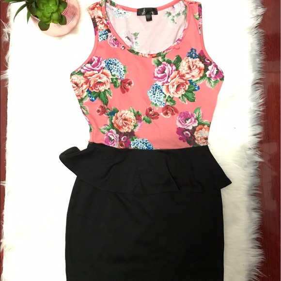 💖 HP 💖 Floral Peplum Dress S - Picture 2 of 2