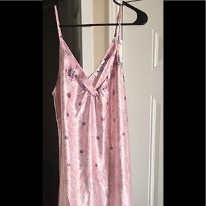 NWOT Oscar De La Renta Long Nightgown