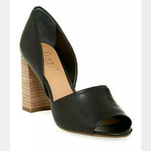 Emma D'Orsay black pumps