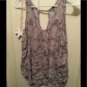 T-shirt with shoulder cut out sleeves