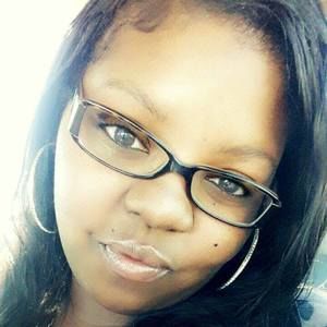 Meet your Posher, Dominique