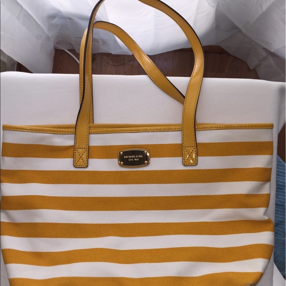 Michael Kors Handbags - Michael Kors Tote Bag Yellow/White